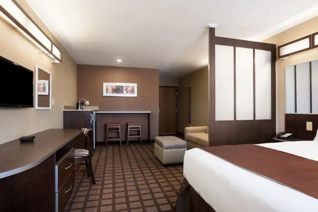 Microtel Inn & Suites By Wyndham Midland Extérieur photo
